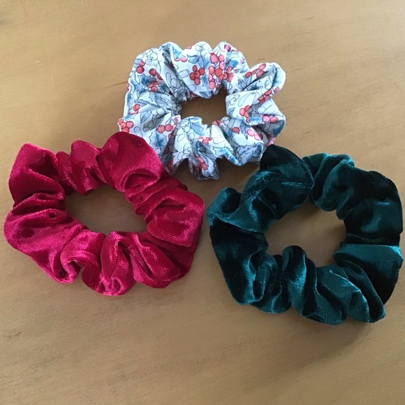 Handmade Accessories - 🆕 Set of 3 Holiday Scrunchies 🌲